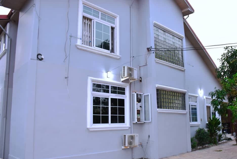 Wide compound side view