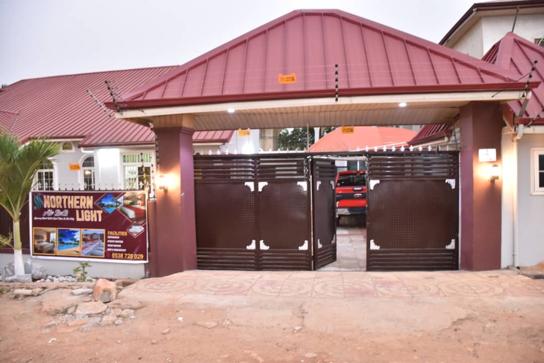 Entrance gate