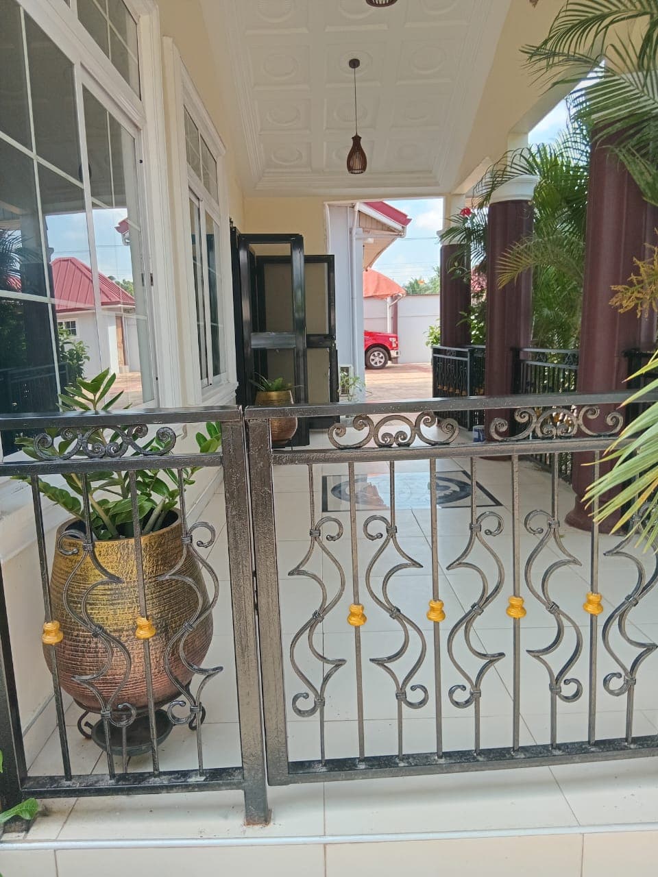 Covered porch area