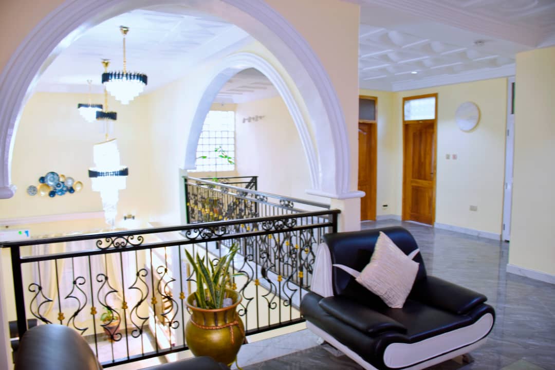 Wide gallery view